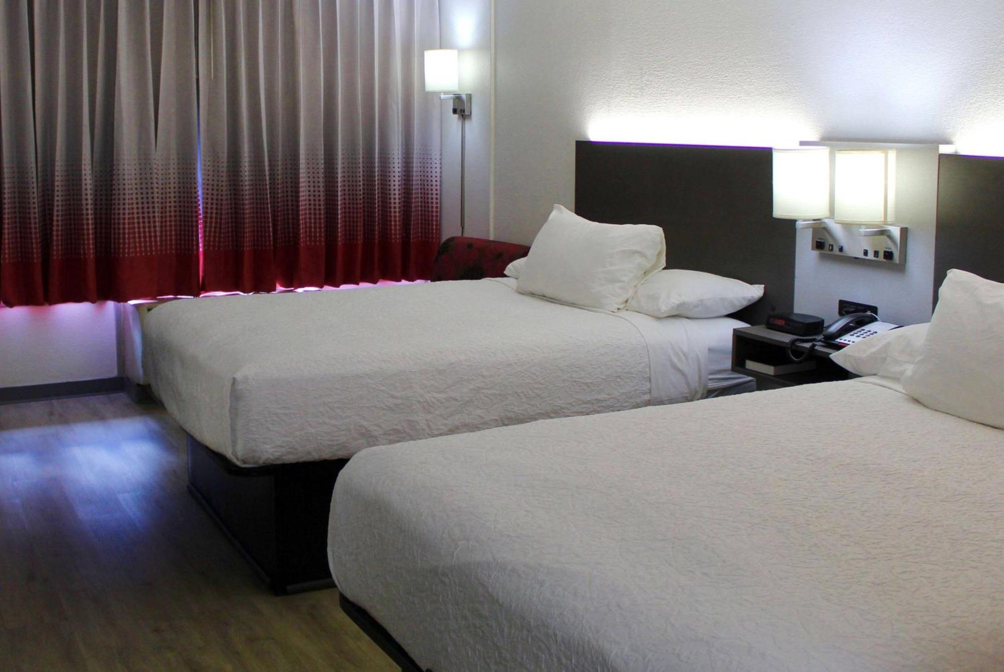 รามาดา บาย วินด์แฮม แฮริสันเบิรก์ Motel แฮร์ริสันเบิร์ก ภายนอก รูปภาพ